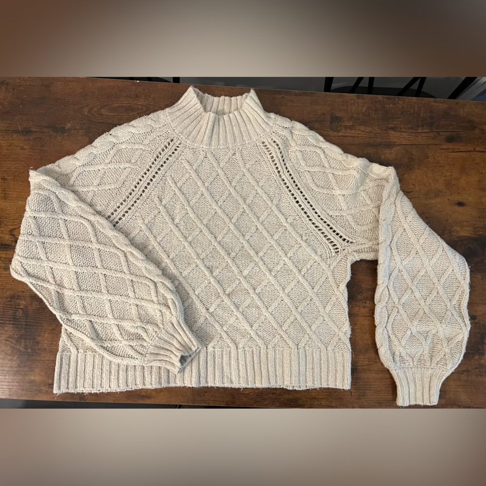 Lightweight turtleneck sweater